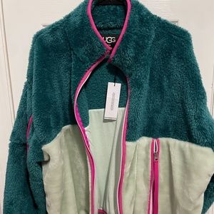 UGG Zipup
